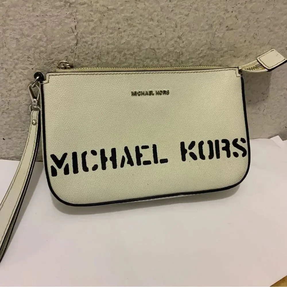 Michael Kors Saylor Large white Pouchette Wristlet